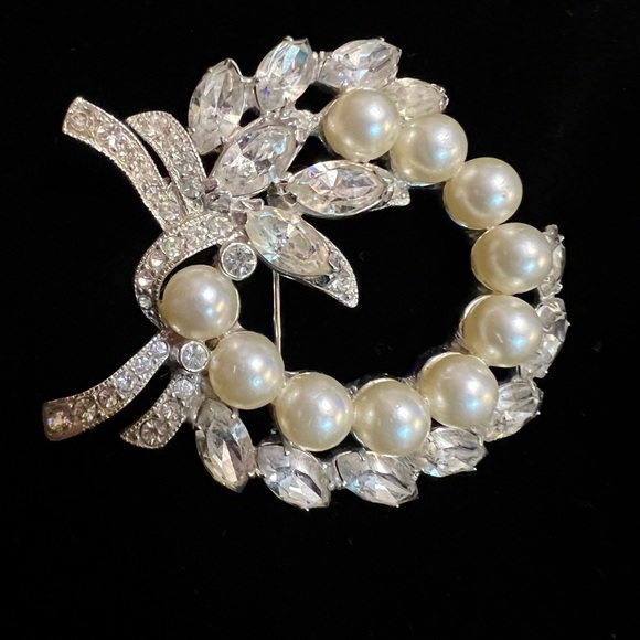 Vintage Eisenberg Ice Brooch Rhinestones and pearls - Picture 3 of 4